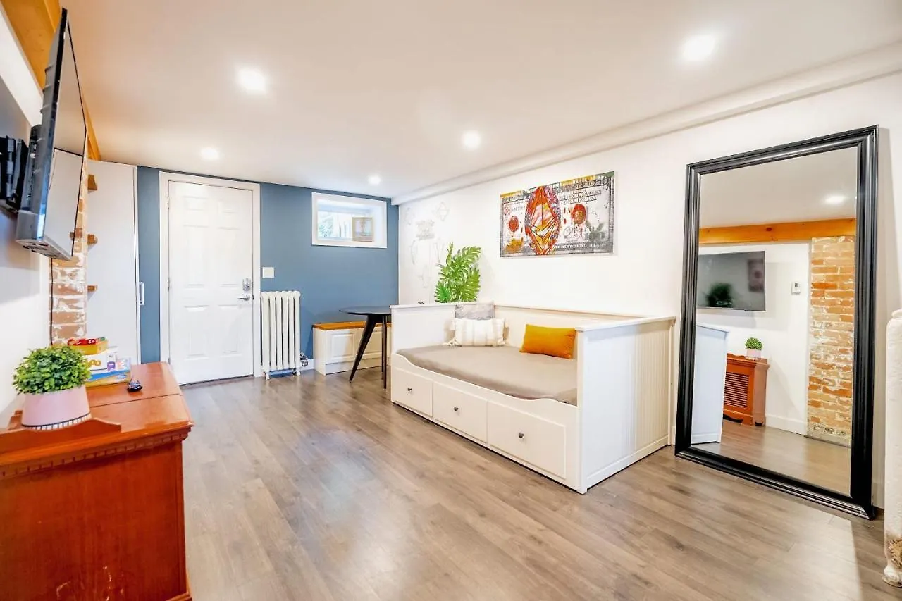 Spacious 1Br Suite Just Minutes From High Park Toronto 0*,