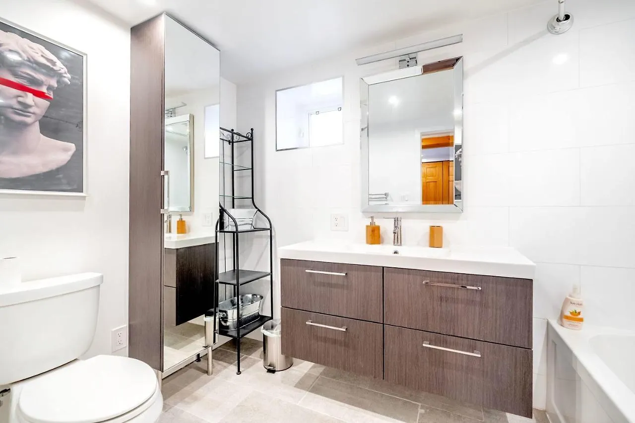 Apartment Spacious 1Br Suite Just Minutes From High Park Toronto Canada