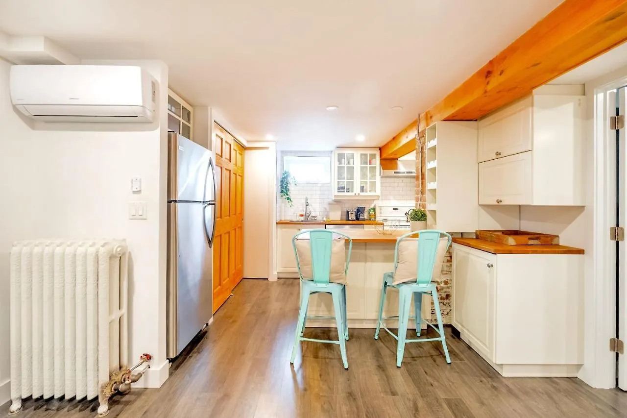 Apartment Spacious 1Br Suite Just Minutes From High Park Toronto Canada