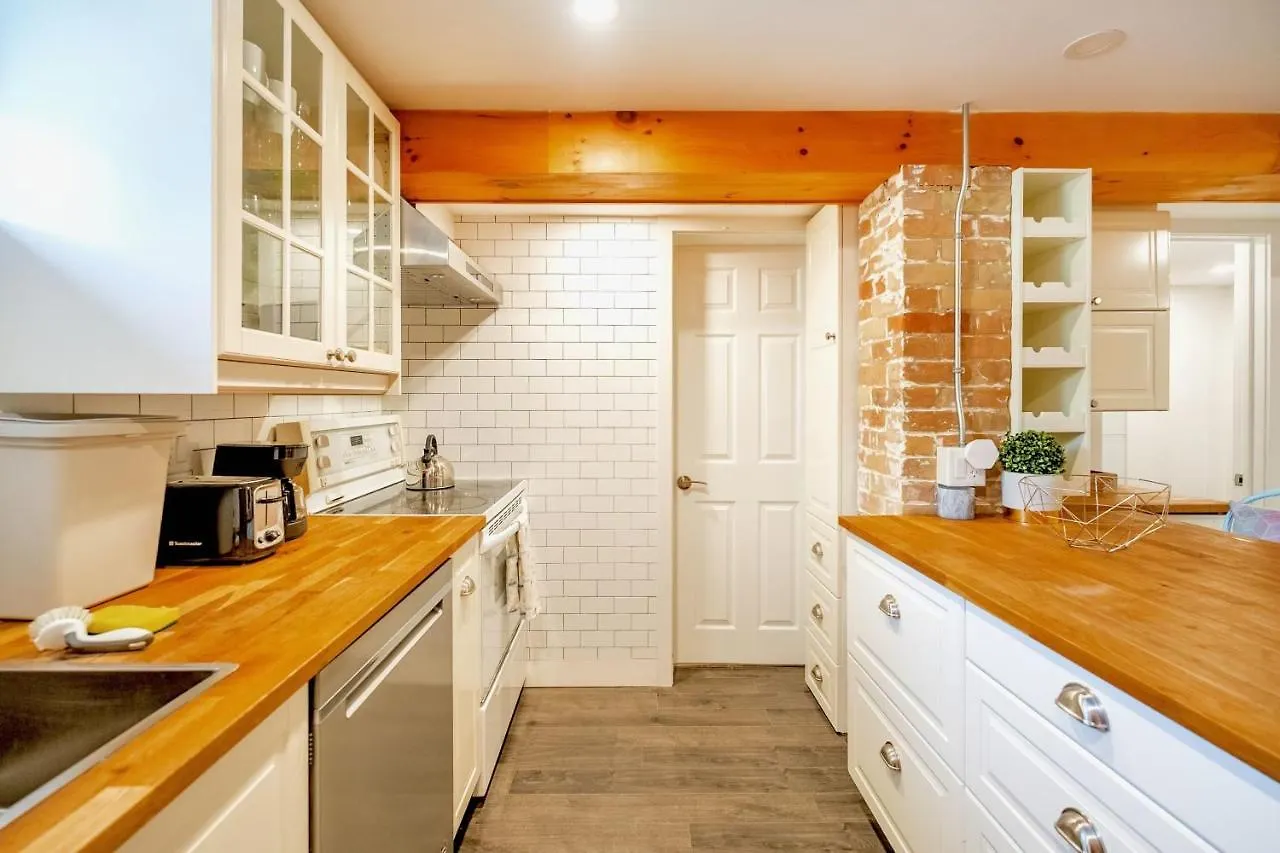 Spacious 1Br Suite Just Minutes From High Park トロント